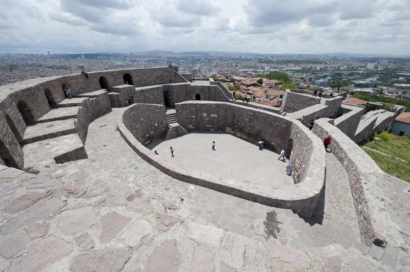 Hrad v Ankaře (Ankara Kalesi) – pevnost tyčící se nad hlavním městem Turecka