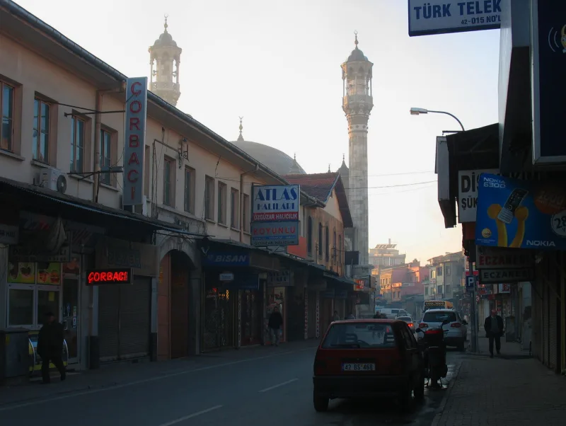 Meczet Aziziye w Konya — wyjątkowe minarety Turcji