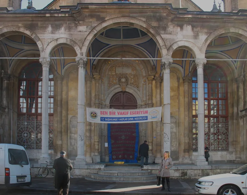 Meczet Aziziye w Konya — wyjątkowe minarety Turcji