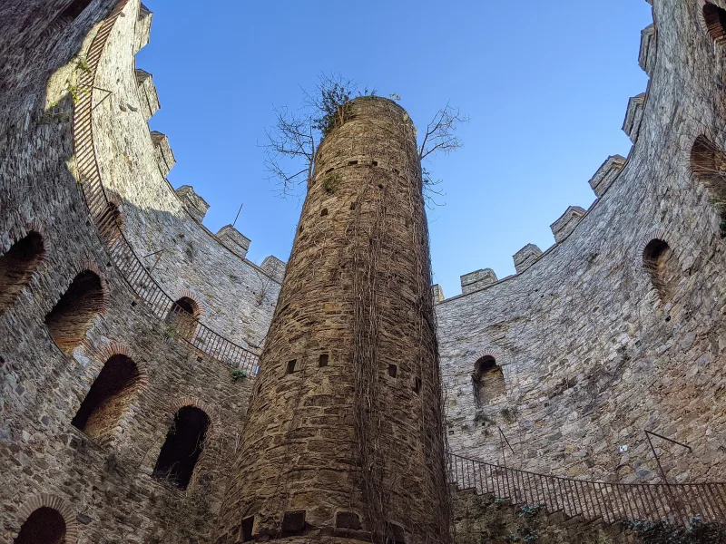 Rumeli Hisar — la forteresse de Mehmed II sur le Bosphore à Istanbul