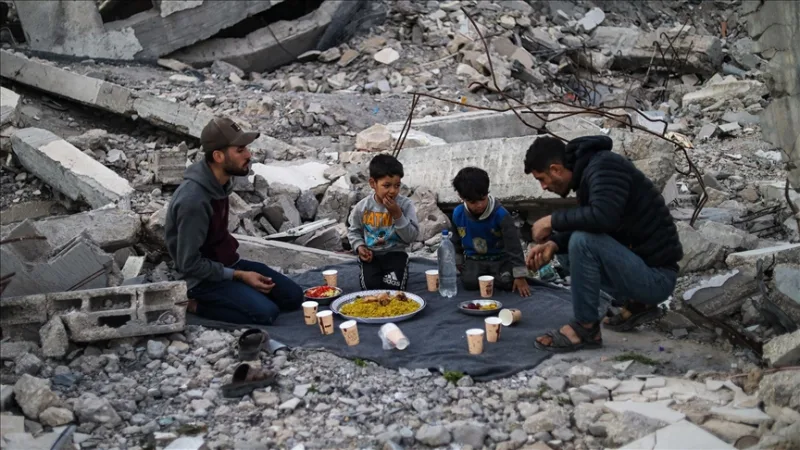 Los gazatíes entraron en el Ramadán en la pobreza debido a los ataques genocidas de Israel y las restricciones a la ayuda