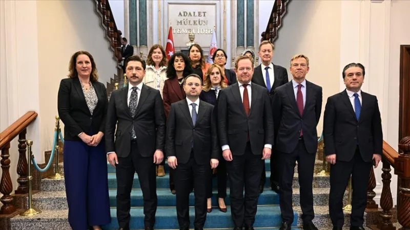 Adalet Bakanı Gürlek, Hollanda Adalet ve Güvenlik Bakanı Van Weel ile görüştü