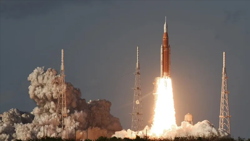 NASA Artemis II görevi kapsamında Orion uzay aracını Ay'a fırlattı