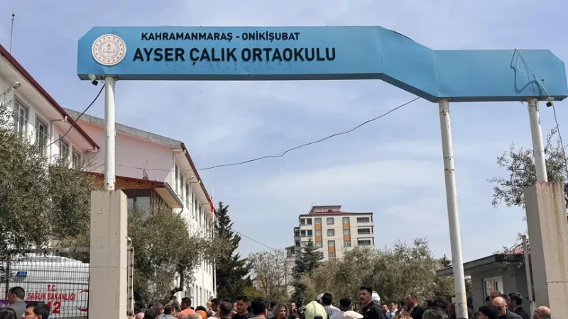 O pai de İsa Aras Mersinli, autor do ataque a mão armada numa escola em Kahramanmaraş, foi detido