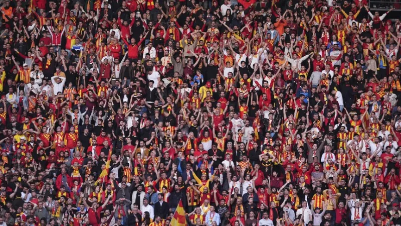 De voorverkoop van kaartjes voor de Galatasaray-Fenerbahçe-derby is begonnen