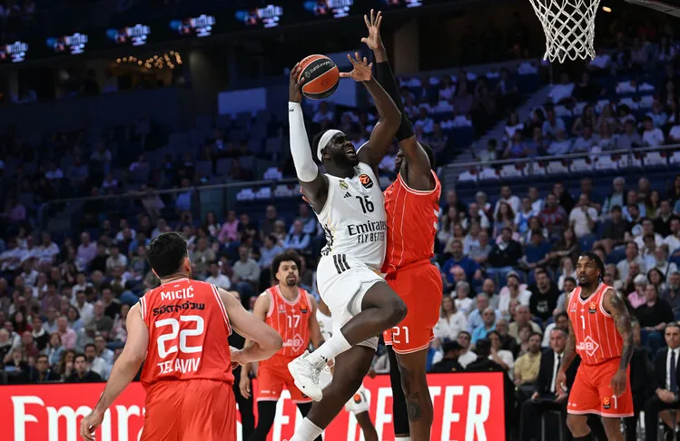 „Real Madrid“, uzvarot „Hapoel IBI Tel Aviv“, iekļuva Eiropas basketbola līgas pusfinālā