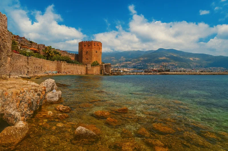 La Tour Rouge (Kızıl Kule) à Alanya est l'emblème de la ville et son principal site historique